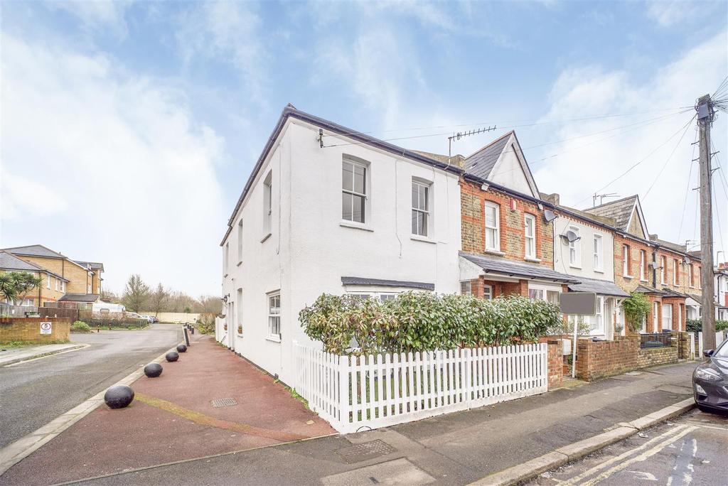Gould Road, Twickenham 1 bed flat £280,000