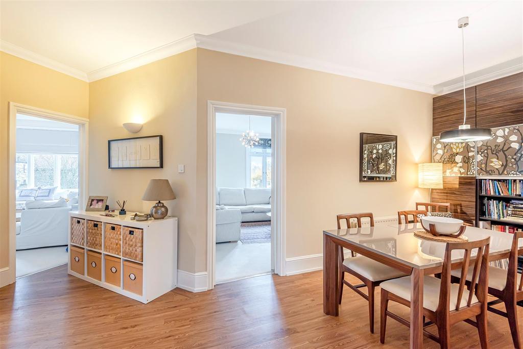 Bromley Avenue, Shortlands, Bromley, BR1 2 bed flat £1,800 pcm (£415 pw)