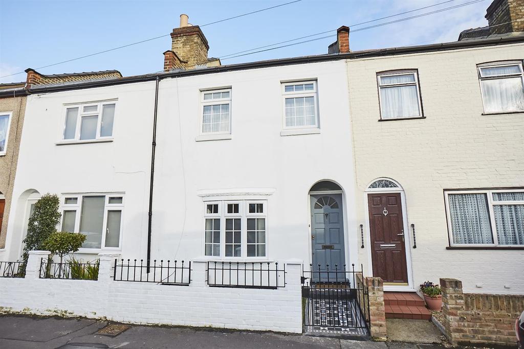 Edwin Road, Twickenham 2 bed cottage £600,000