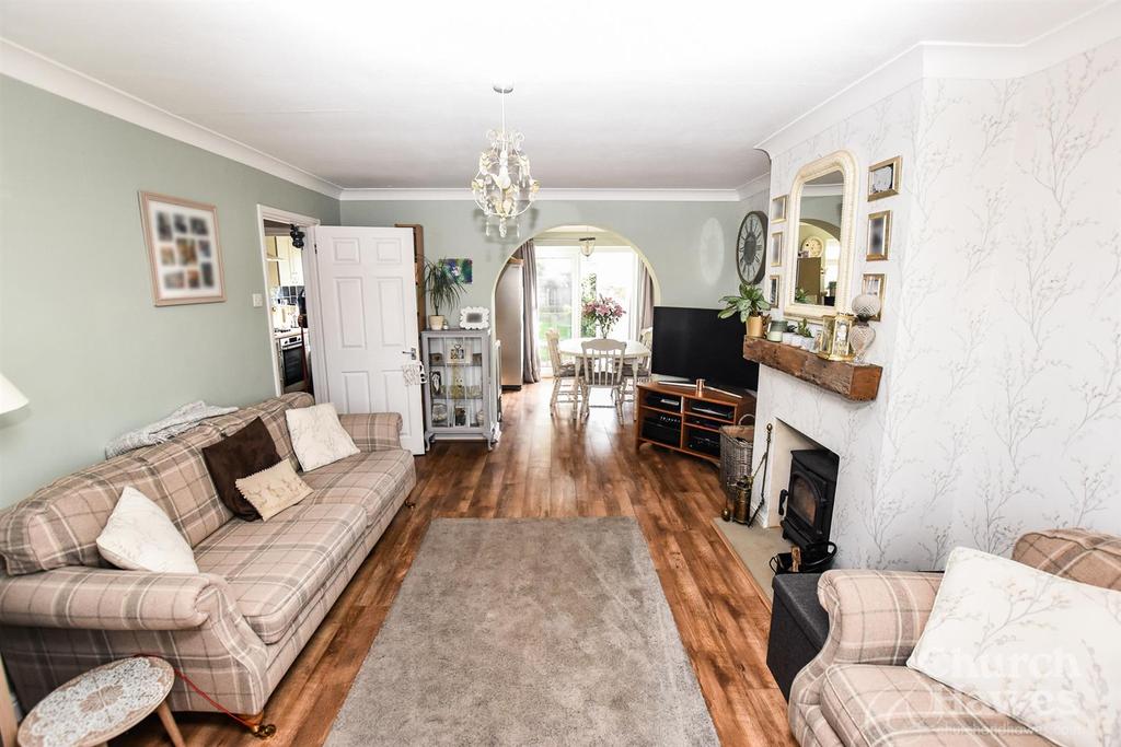 Heywood Way, Heybridge 3 bed semidetached house for sale £355,000