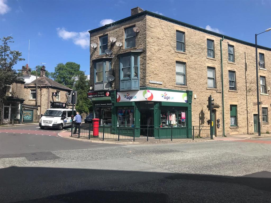 Lees Road, Mossley, AshtonUnderLyne 1 bed apartment £575 pcm (£133 pw)