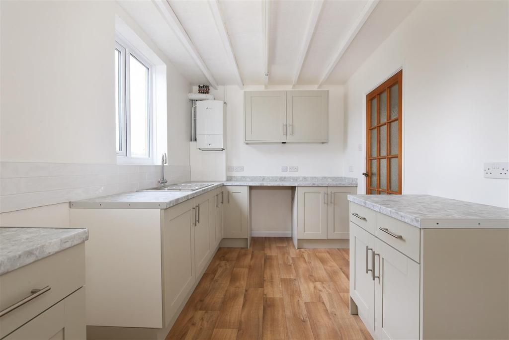Park Road, Nailsworth, Stroud 2 bed semidetached house £350,000