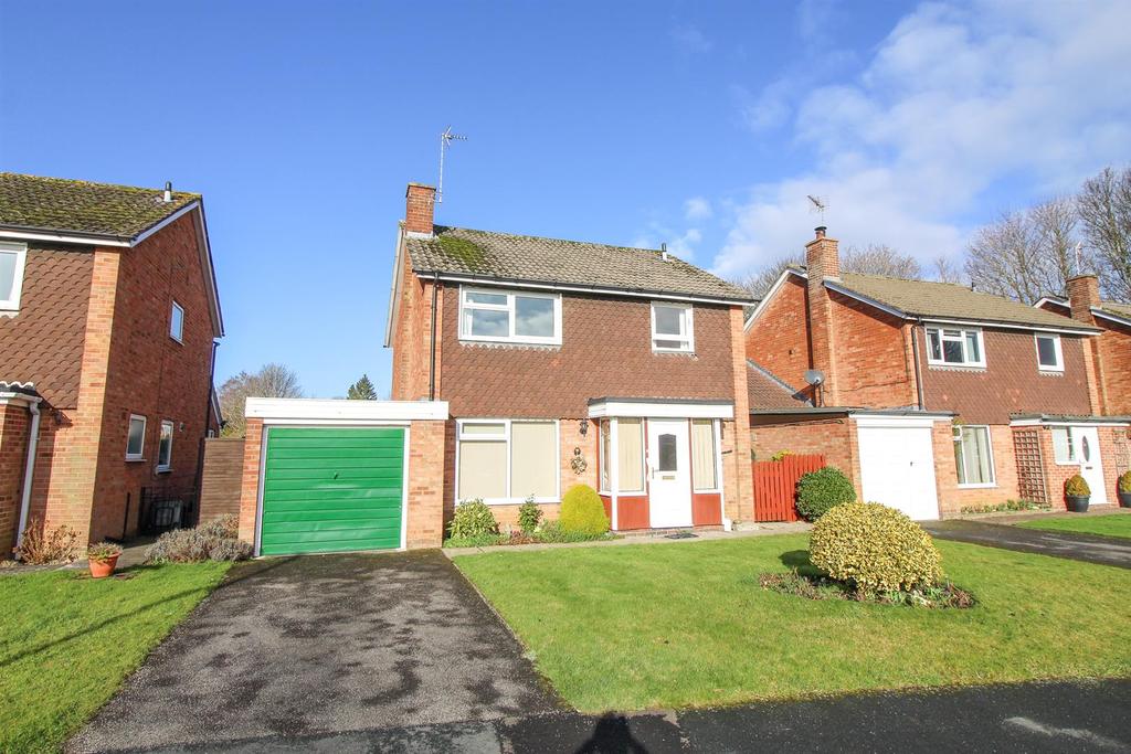 Mallorie Close, Ripon 4 bed detached house £400,000