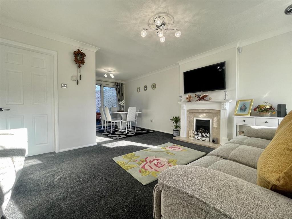 The Ridgeway, Burbage 3 bed semidetached house £290,000