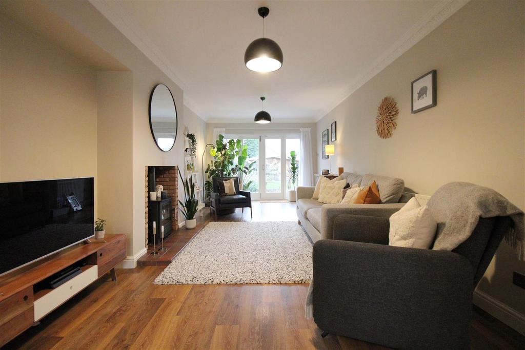 Whittington Road, Stourbridge 3 bed semidetached house £399,950