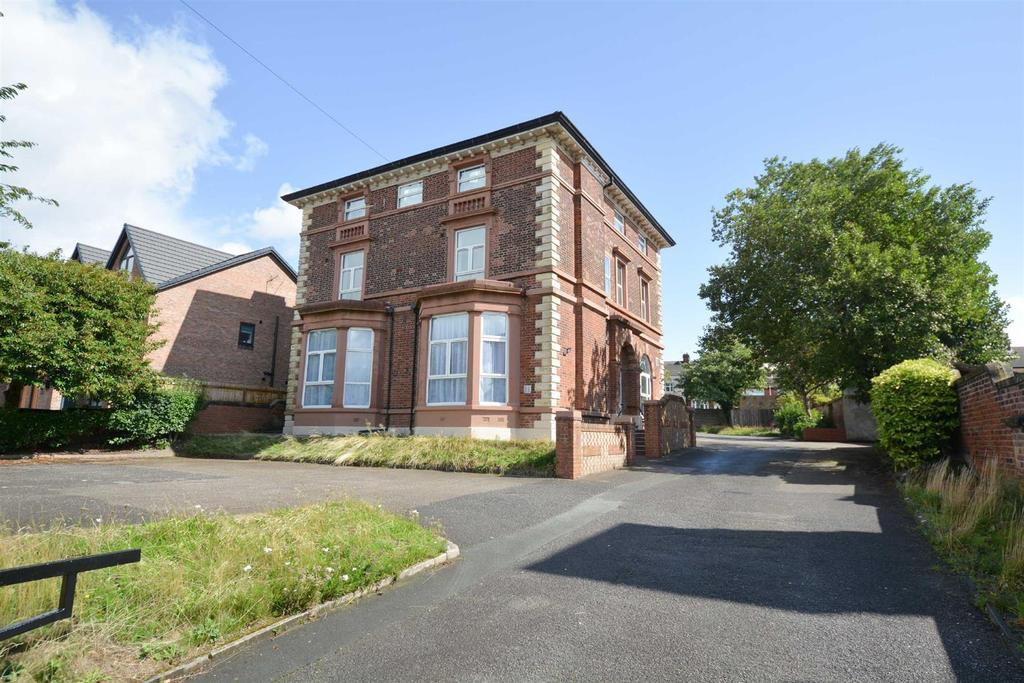 The Elms, Cowley Hill Lane, St Helens, WA10 2AW 1 bed in a house share