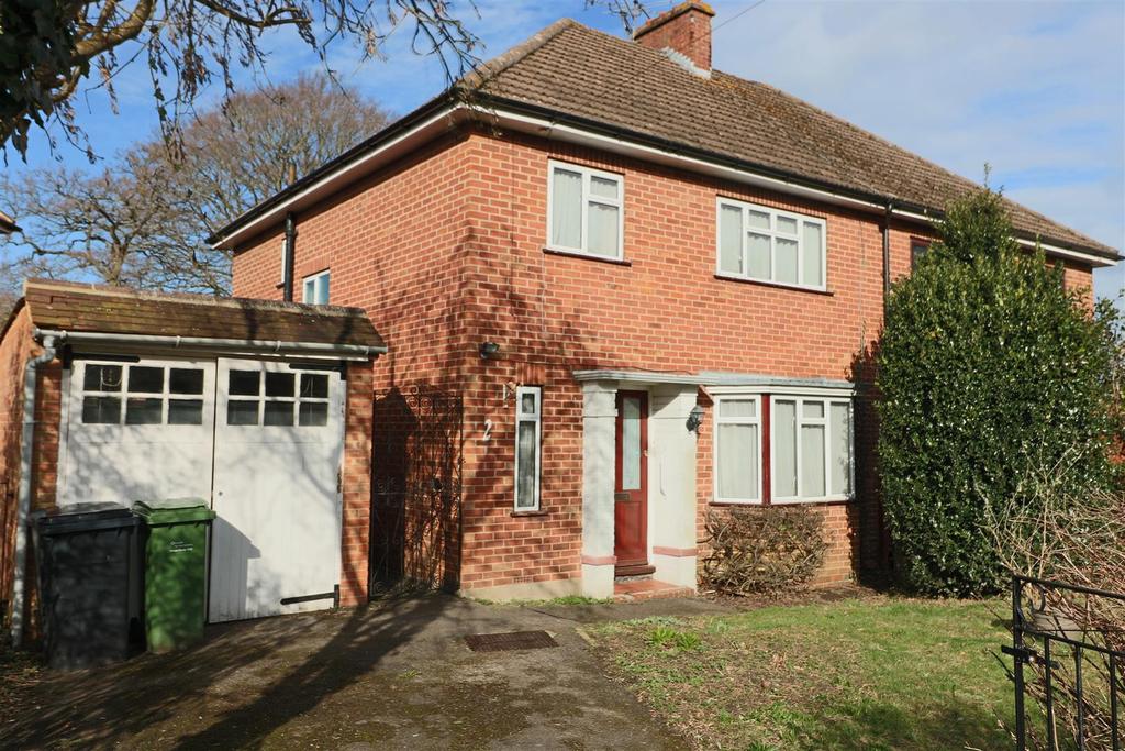 Blewbury Drive, Tilehurst, Reading 3 bed semidetached house £425,000