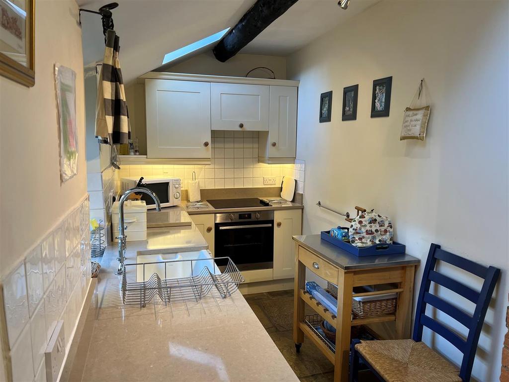 Kitchen1.jpg