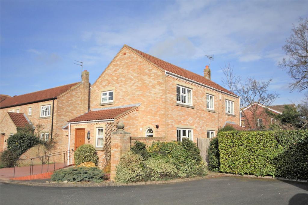 Lime Tree Mews, Dunnington, York, YO19 5SD 3 bed link detached house