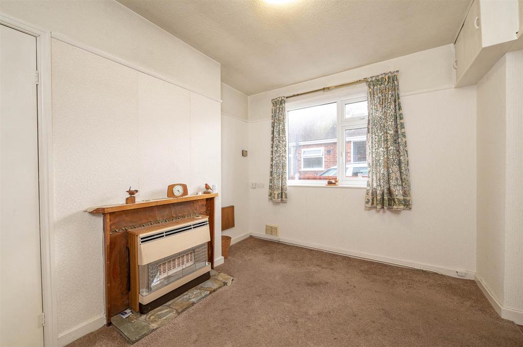 Dig Lane, Wybunbury, Nantwich 2 bed semidetached bungalow £185,000