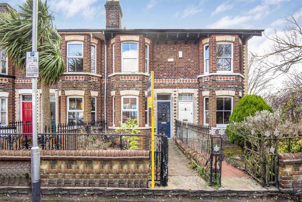 Milman Road, Reading 3 bed terraced house £300,000