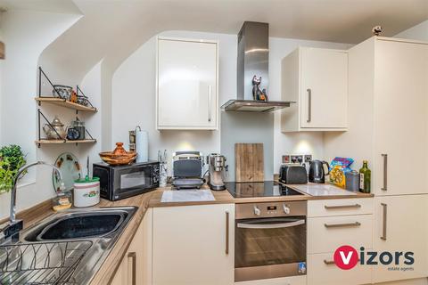10 Shottery Close, Ipsley, Redditch, B98 0GE