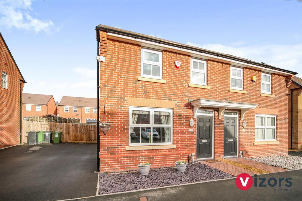 Whetstone Street, Wirehill, Redditch 3 bed semidetached house £300,000