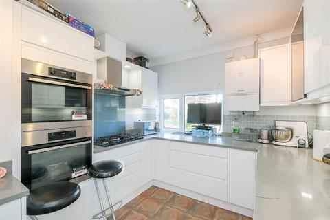 115 Larkshall Road, London, E4 6PE