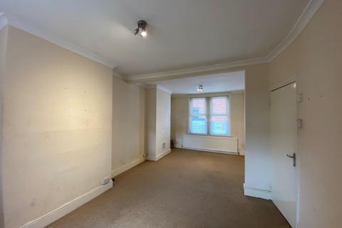 18 Stanhope Road, Northampton, NN2 6JX