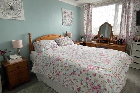 64 Hallane Road, St Austell, PL25 3EL