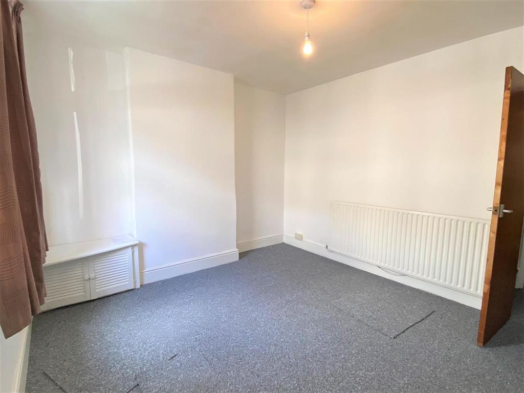 Newton Street, Mansfield 3 bed terraced house £550 pcm (£127 pw)