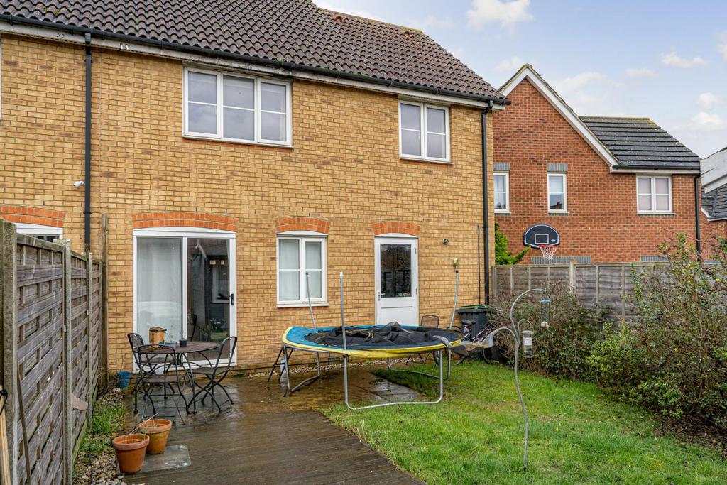 Thistle Drive, Whitstable 3 bed semidetached house £370,000