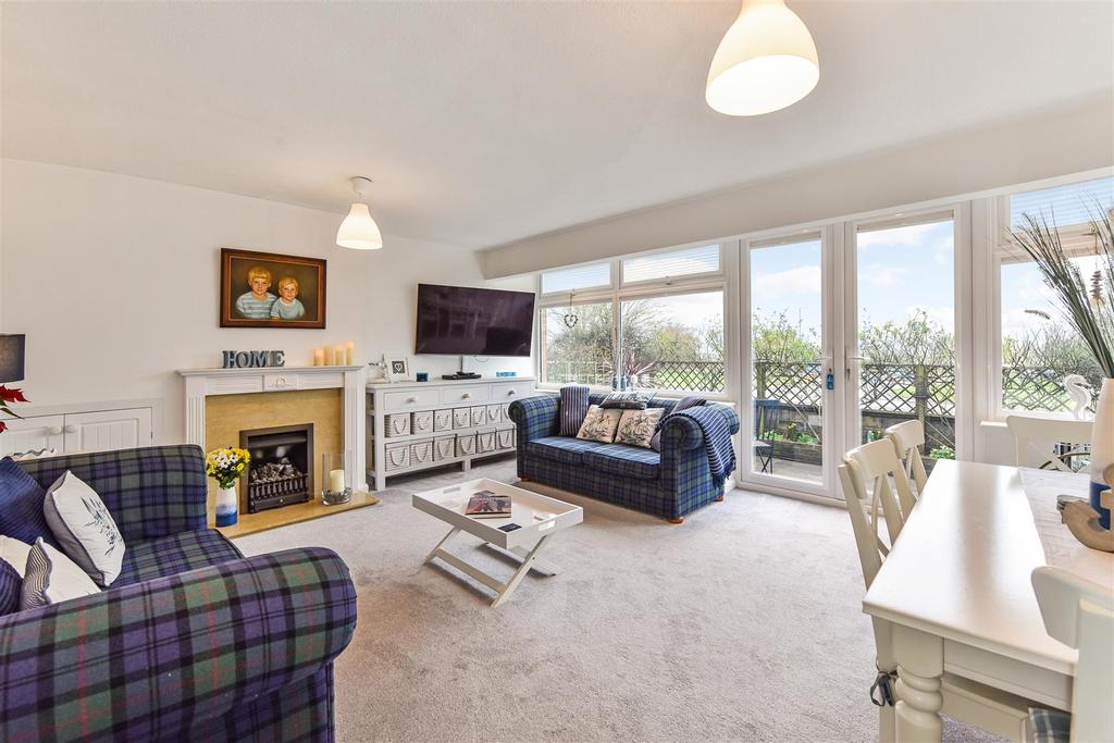 St. Drive, Chichester 3 bed terraced house £340,000