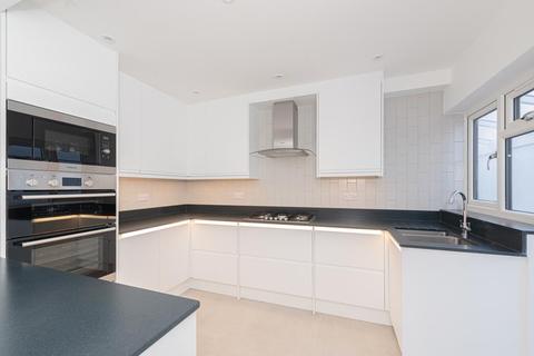 6 Horsley Close, Epsom, KT19 8HB