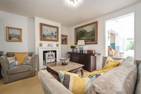 7 Avern Road, West Molesey, KT8 2JB