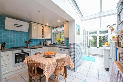 7 Avern Road, West Molesey, KT8 2JB