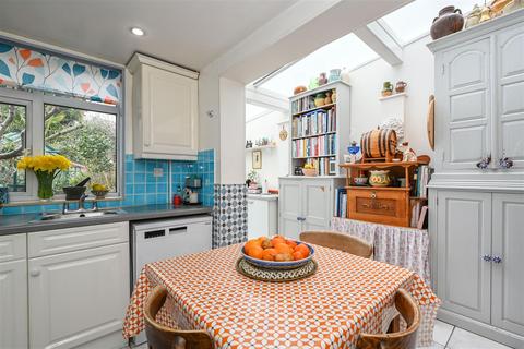 7 Avern Road, West Molesey, KT8 2JB