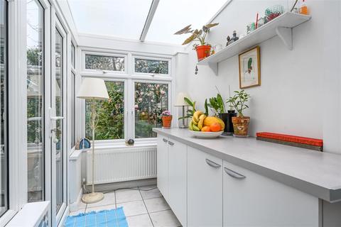 7 Avern Road, West Molesey, KT8 2JB