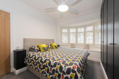 66 Ashurst Road, Tadworth, KT20 5EU