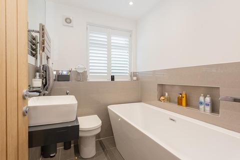 66 Ashurst Road, Tadworth, KT20 5EU