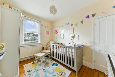 61 Chestnut Road, London, SW20 8ED
