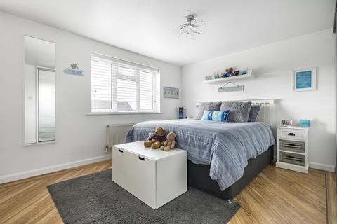 4 Cyprus Road, Hatch Warren, Basingstoke, RG22 4UY