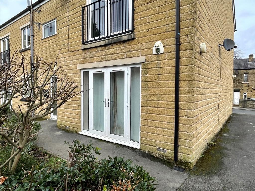 Regency Gardens, Pellon, Halifax, HX2 2 bed apartment for sale £70,000