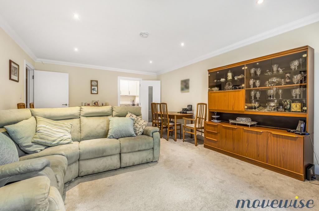 Bolnore Road, Haywards Heath, West Sussex 1 bed ground floor flat for