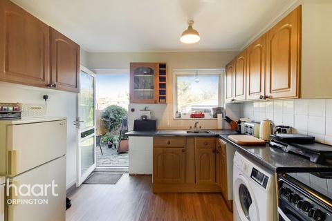 127 Warren Road, Orpington, BR6 6JE