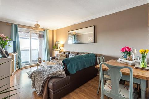 3 bedroom flat for sale - Grove Nr Wantage,  Oxfordshire,  OX12