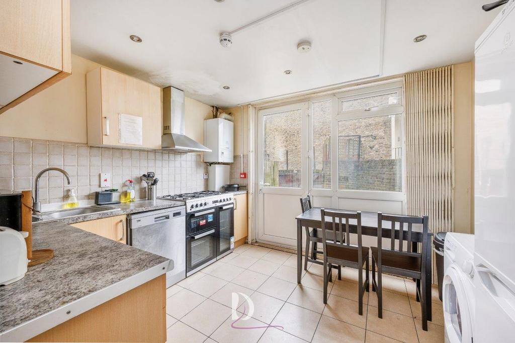 Chippenham Road, London W9 6 bed terraced house for sale £825,000