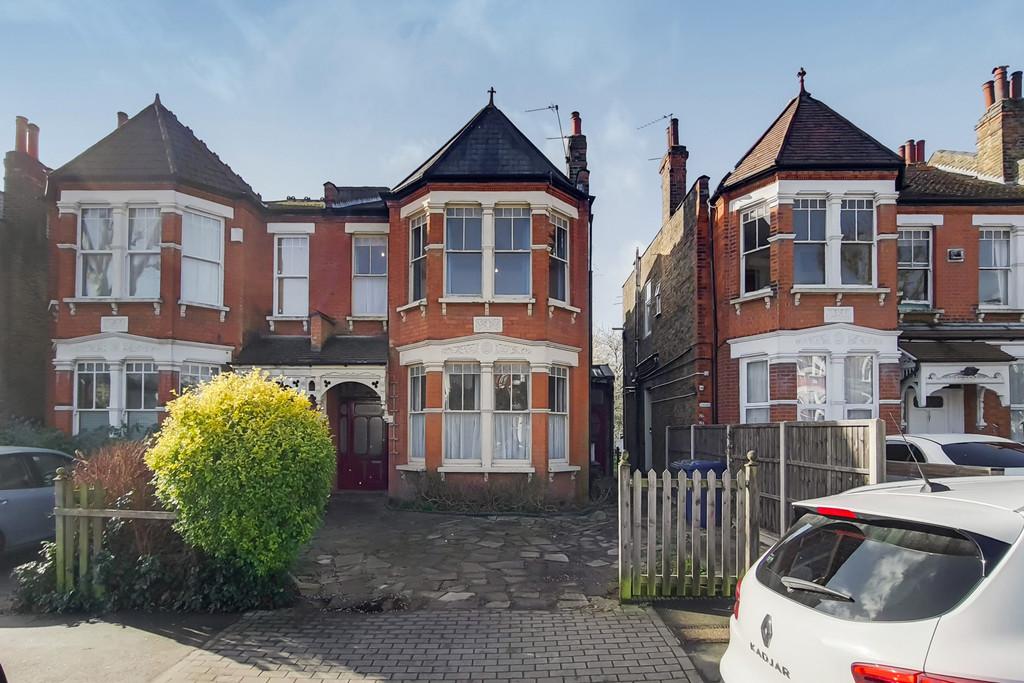 Redbourne Avenue, Finchley, N3 4 bed semidetached house