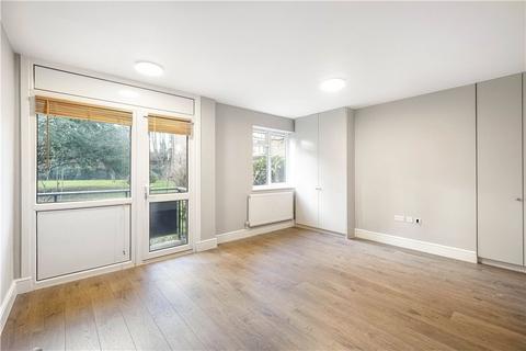 Studio to rent, Deans Close, London, W4