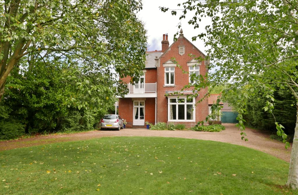 PORTCHESTER ROAD, FAREHAM 6 bed detached house £950,000