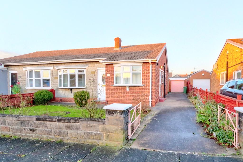 Murton Close, Thornaby, TS17 3 bed semidetached bungalow £127,000