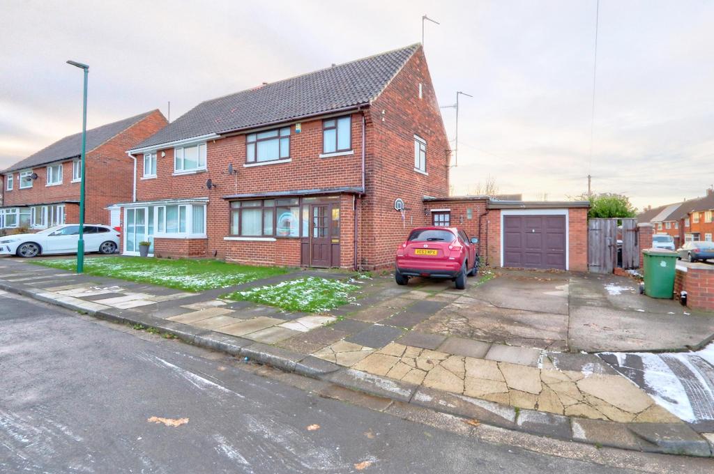 Wilton Green, Lazenby, TS6 3 bed semidetached house £130,000