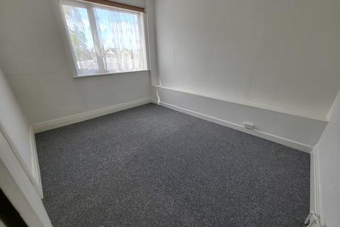 2 bedroom apartment to rent, Seabourne Road, Bournemouth