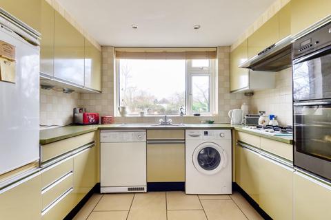 86 Hayes Chase, West Wickham, BR4 0JA