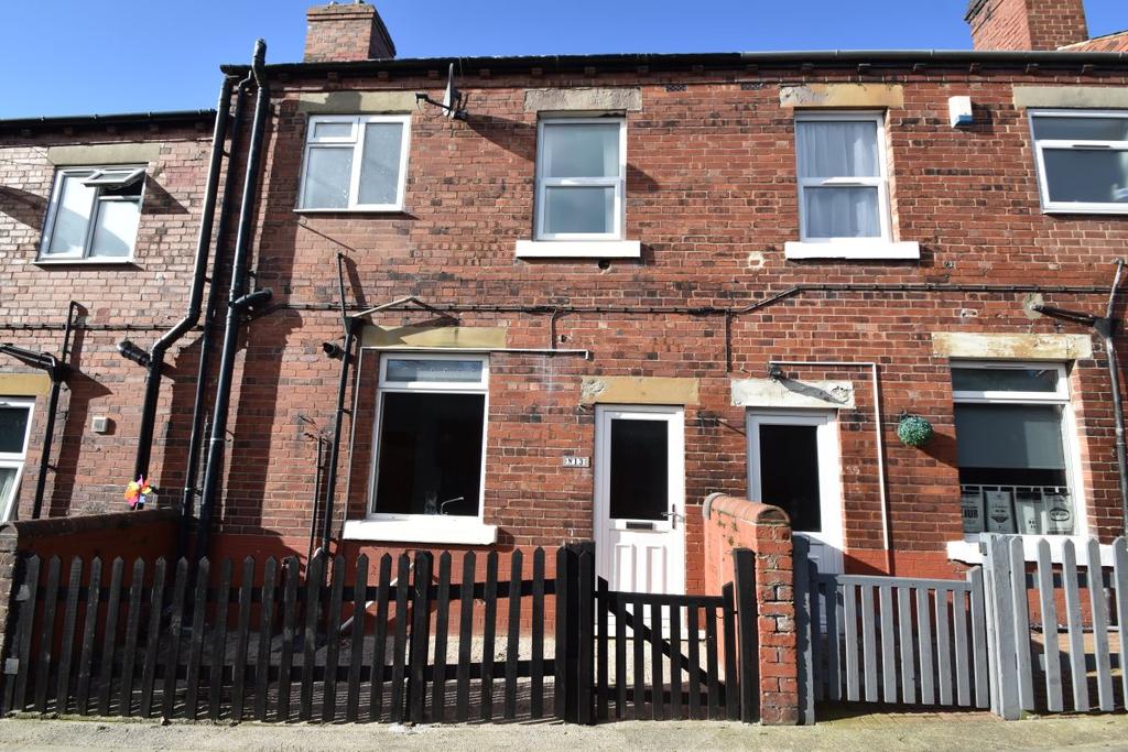 Wood Lane, Rothwell 2 bed terraced house £695 pcm (£160 pw)