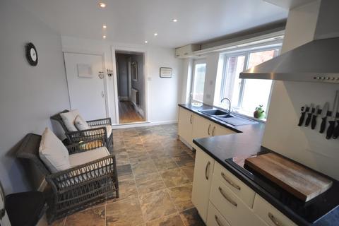 47 King Edward Road, Thorne, Doncaster, DN8 4DE