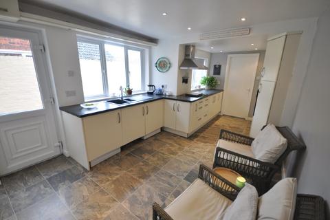 47 King Edward Road, Thorne, Doncaster, DN8 4DE