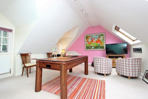 The Studio How Lane, Chipstead, Coulsdon, CR5 3LN