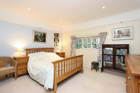 The Studio How Lane, Chipstead, Coulsdon, CR5 3LN