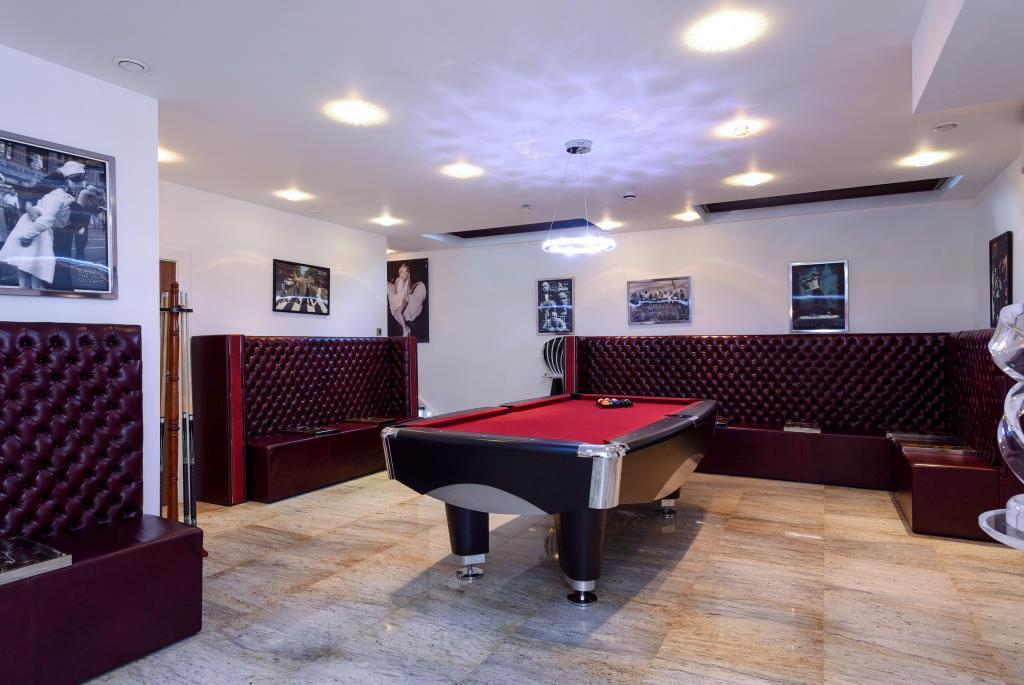 Snooker Room